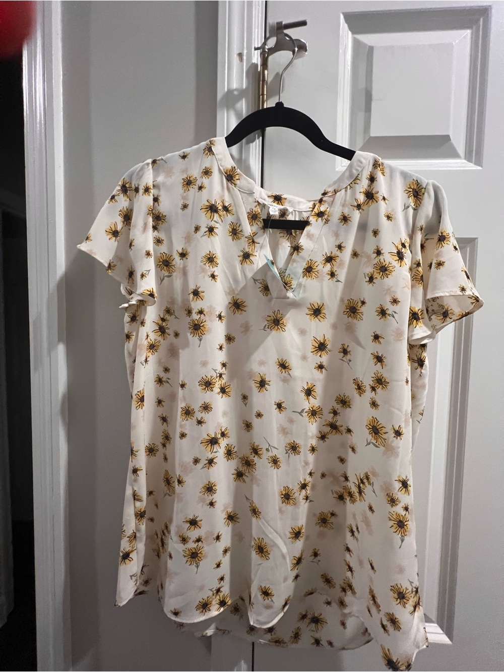 Maurices Cream Floral V-Neck Flutter Sleeve Blouse